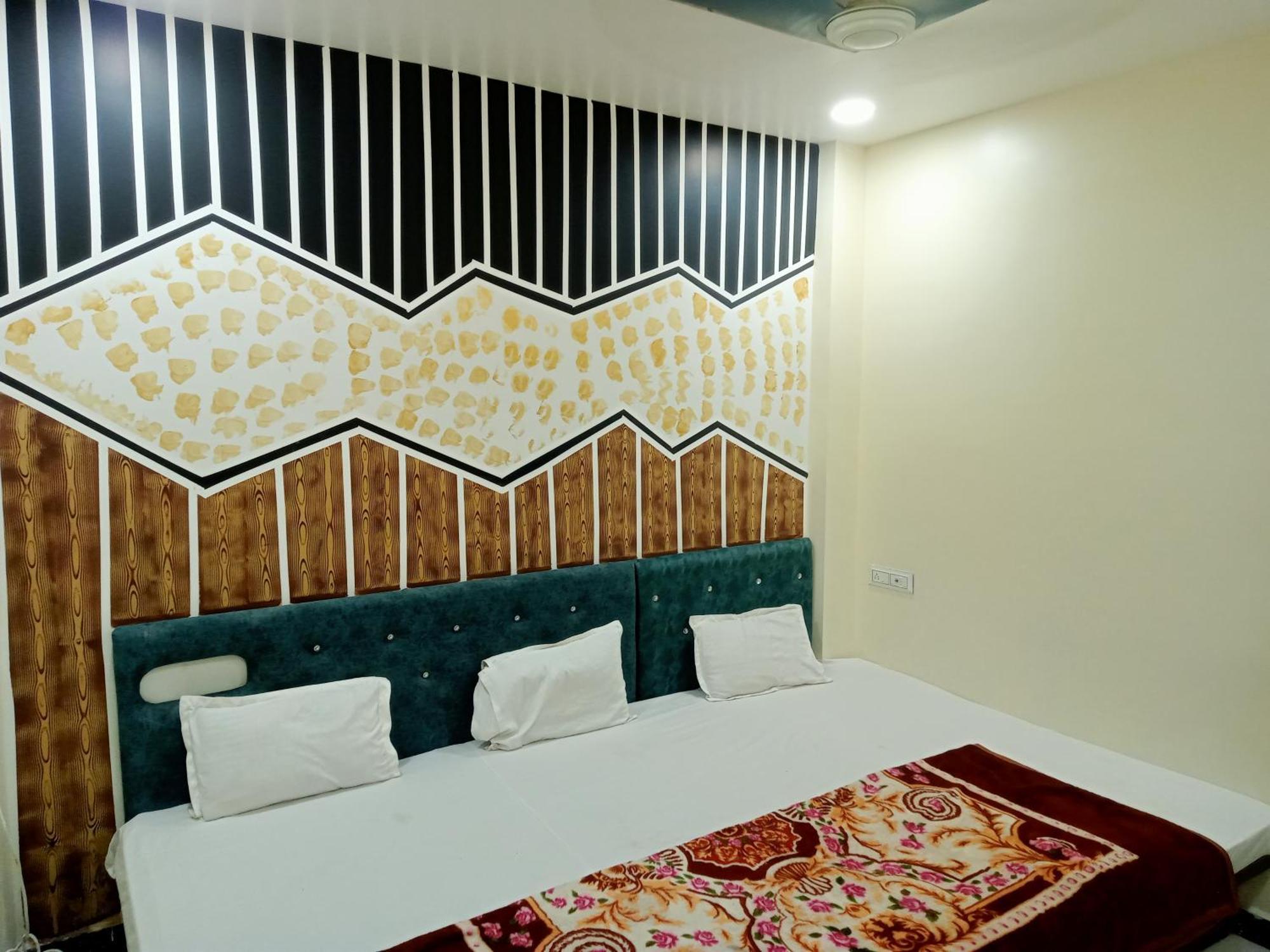 Hardik Palace Ujjain Zewnętrze zdjęcie