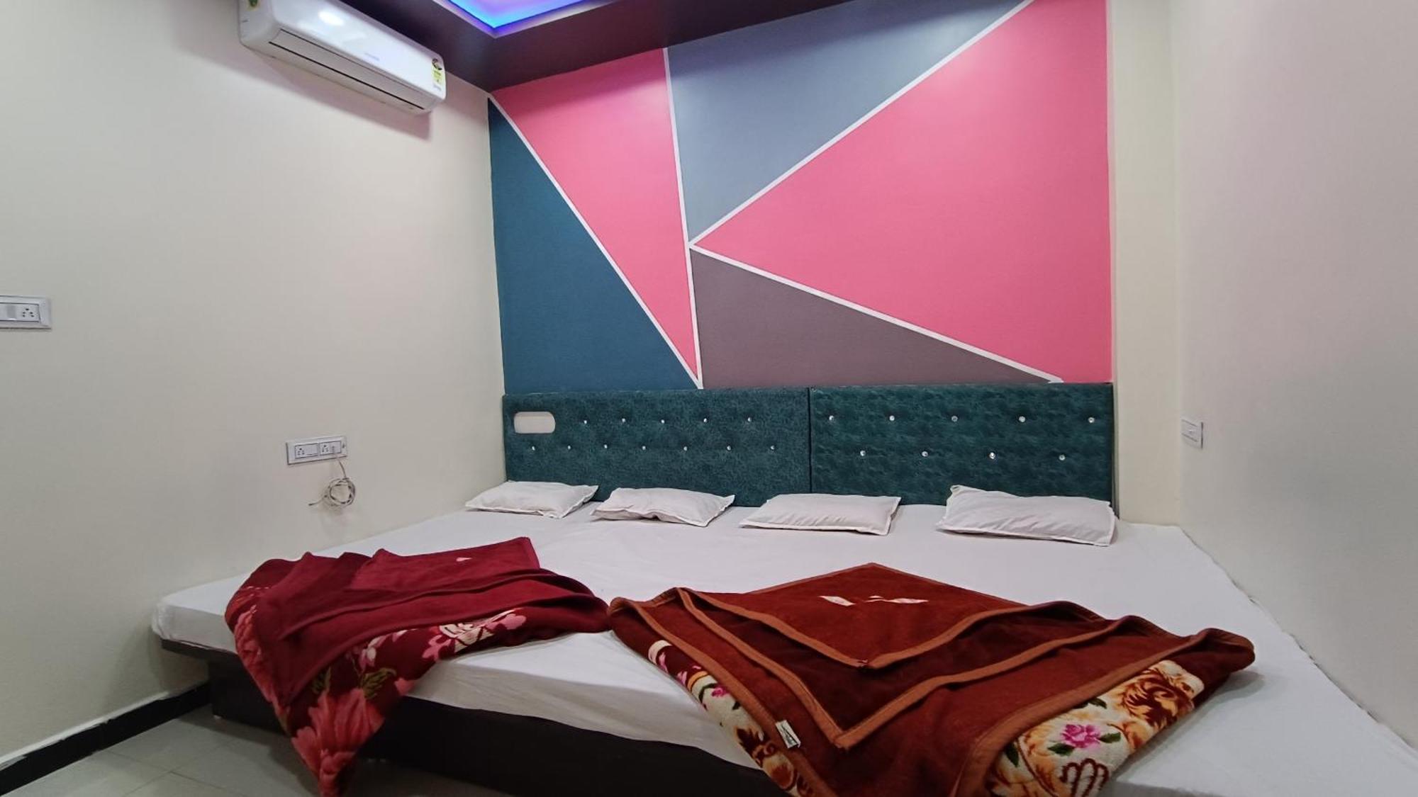 Hardik Palace Ujjain Zewnętrze zdjęcie