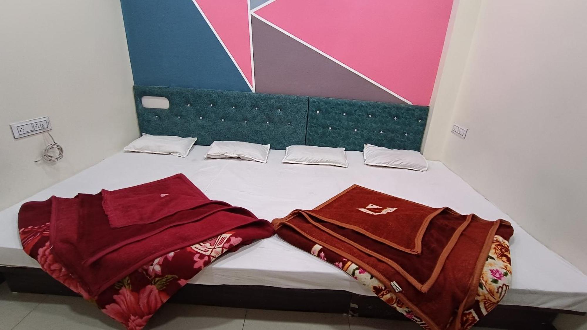 Hardik Palace Ujjain Zewnętrze zdjęcie