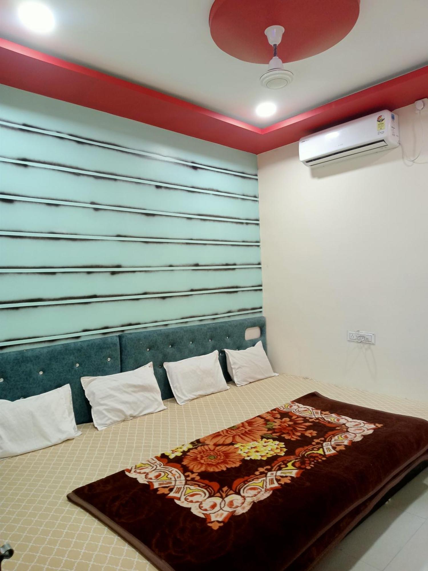 Hardik Palace Ujjain Zewnętrze zdjęcie