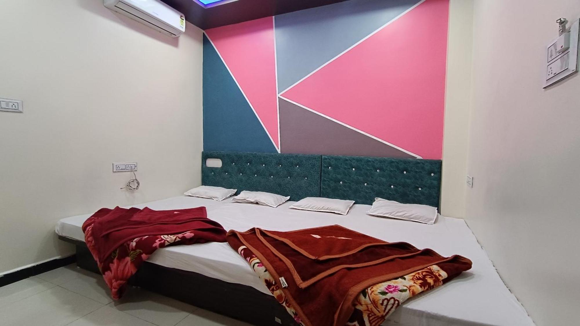 Hardik Palace Ujjain Zewnętrze zdjęcie
