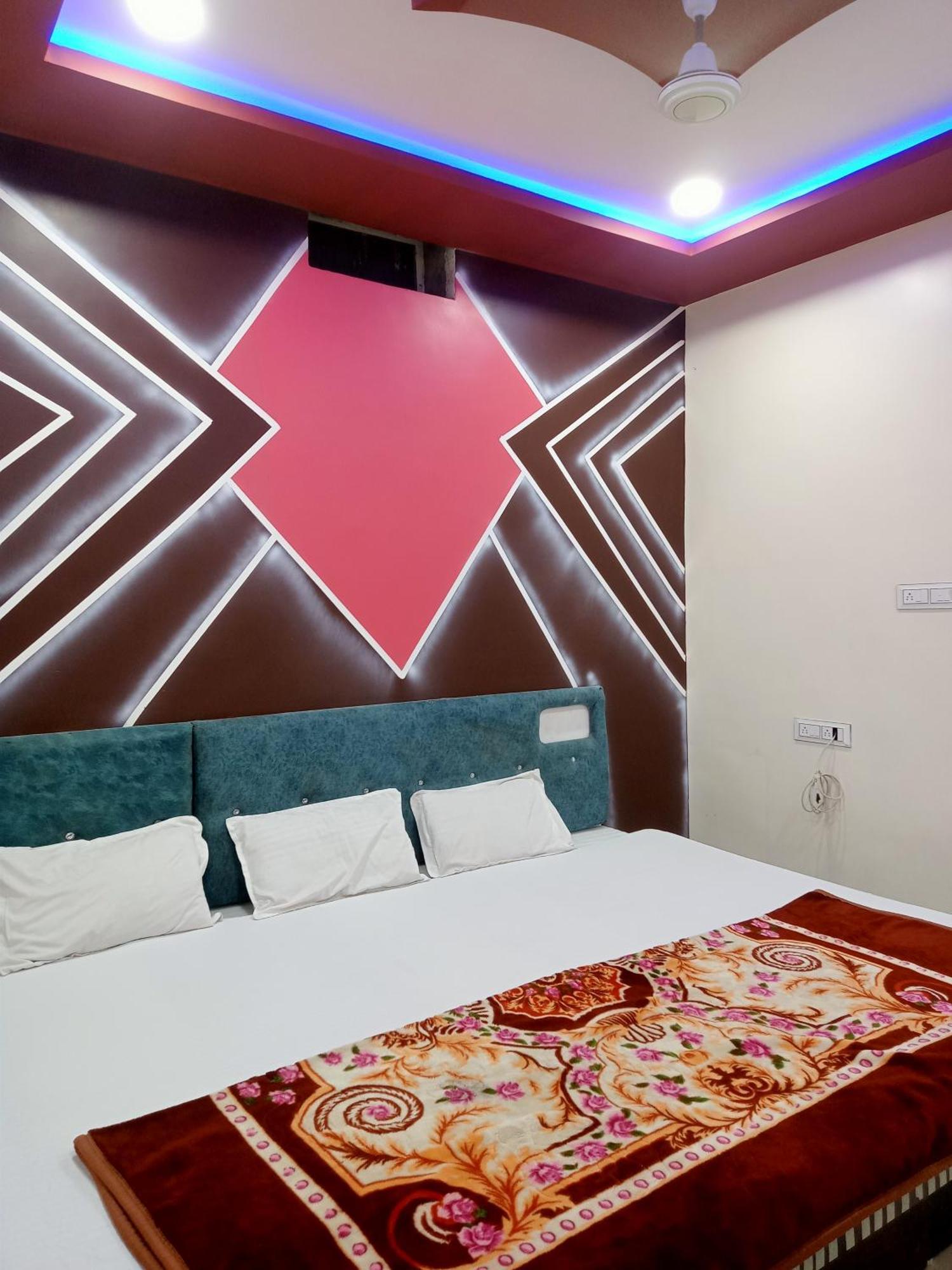 Hardik Palace Ujjain Zewnętrze zdjęcie